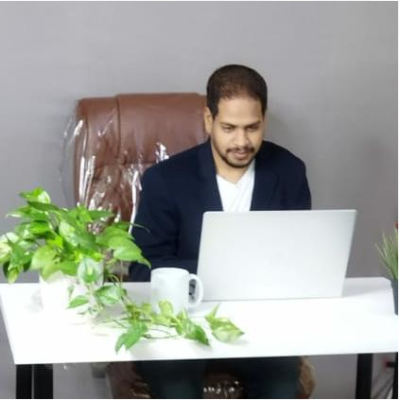 Ali Shabbir, Chief Technology Officer of DeskBees