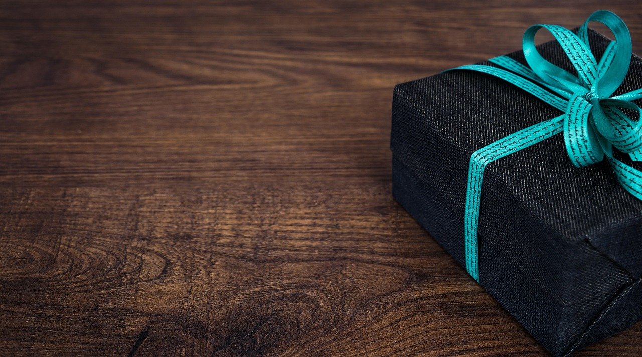 Premium corporate gift hampers packed for dispatch