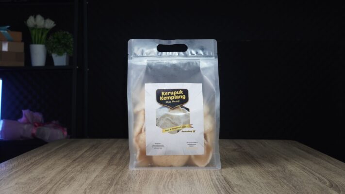 Packaged food products showing label compliance blocks